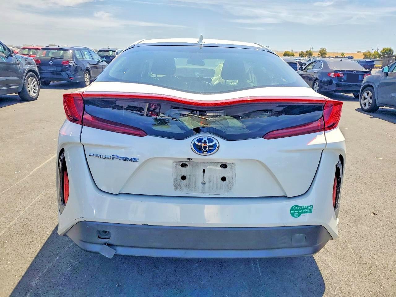 2017 TOYOTA PRIUS