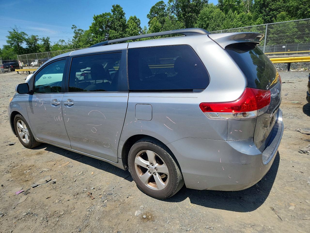 2013 TOYOTA SIENNA