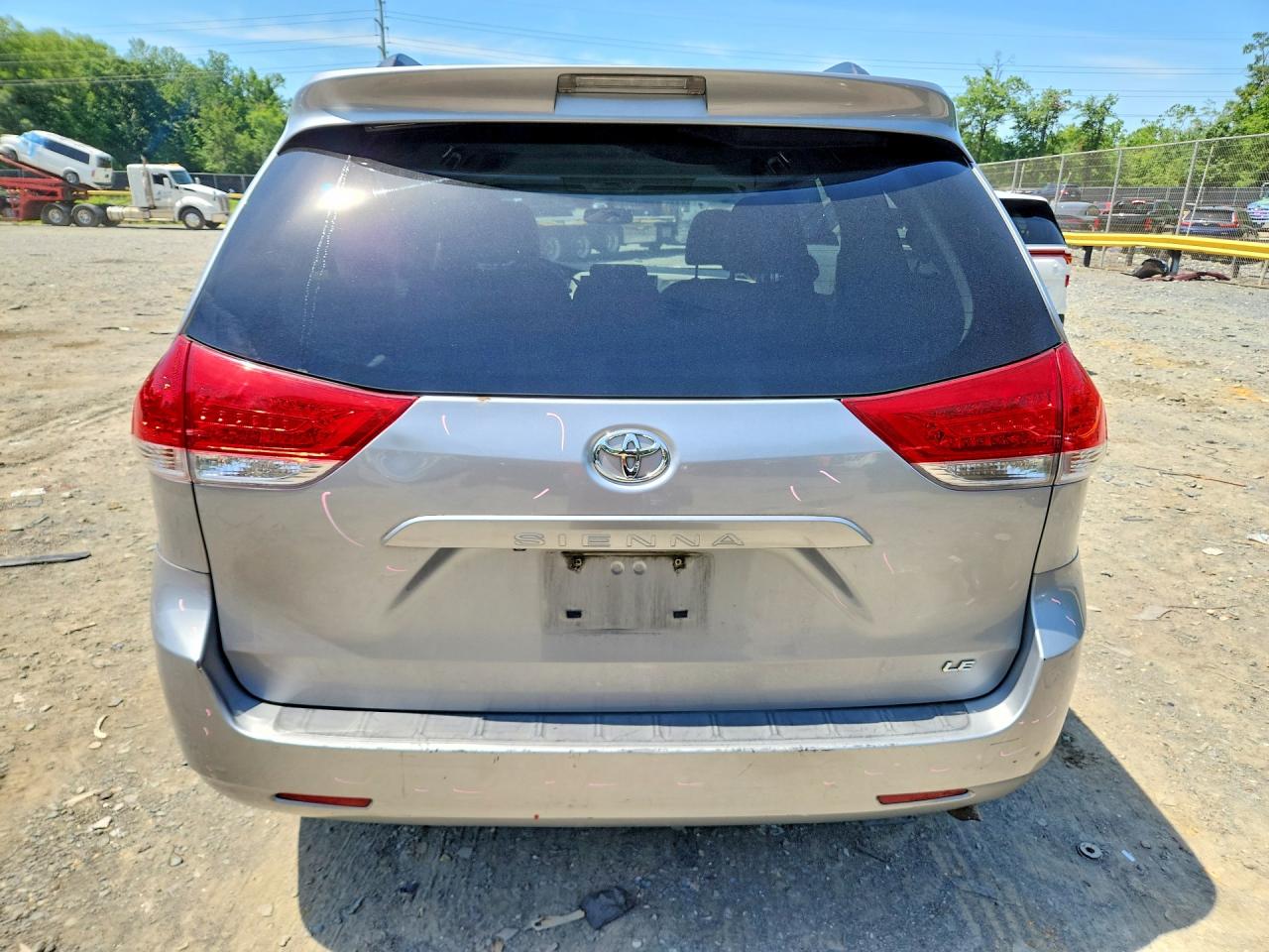 2013 TOYOTA SIENNA