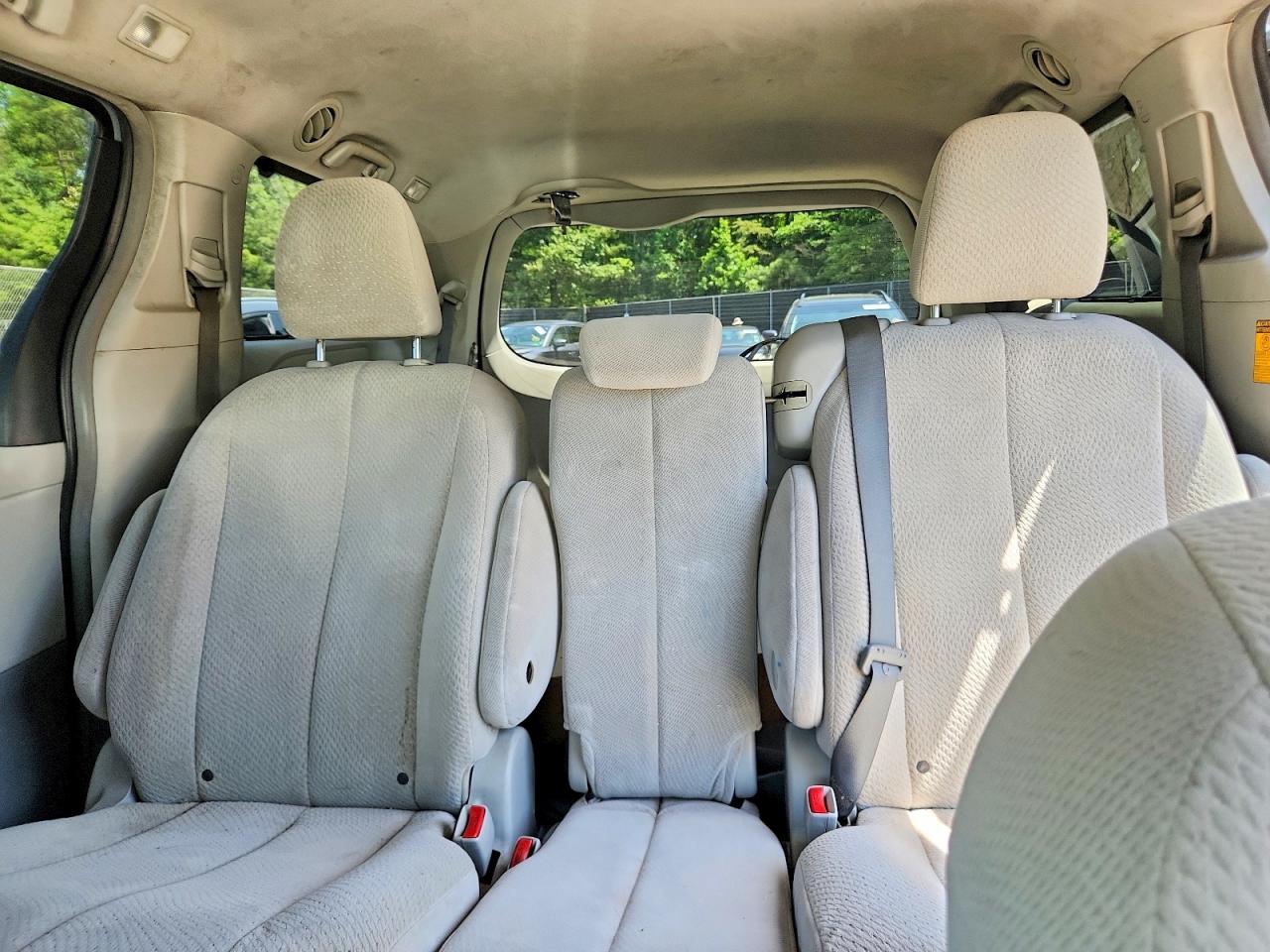 2013 TOYOTA SIENNA