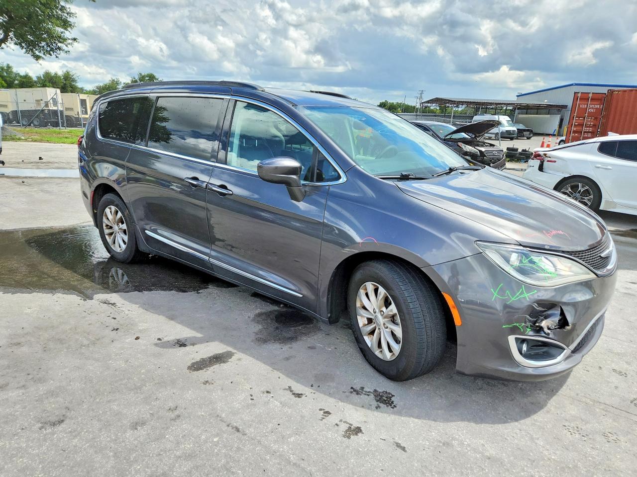 2017 CHRYSLER PACIFICA