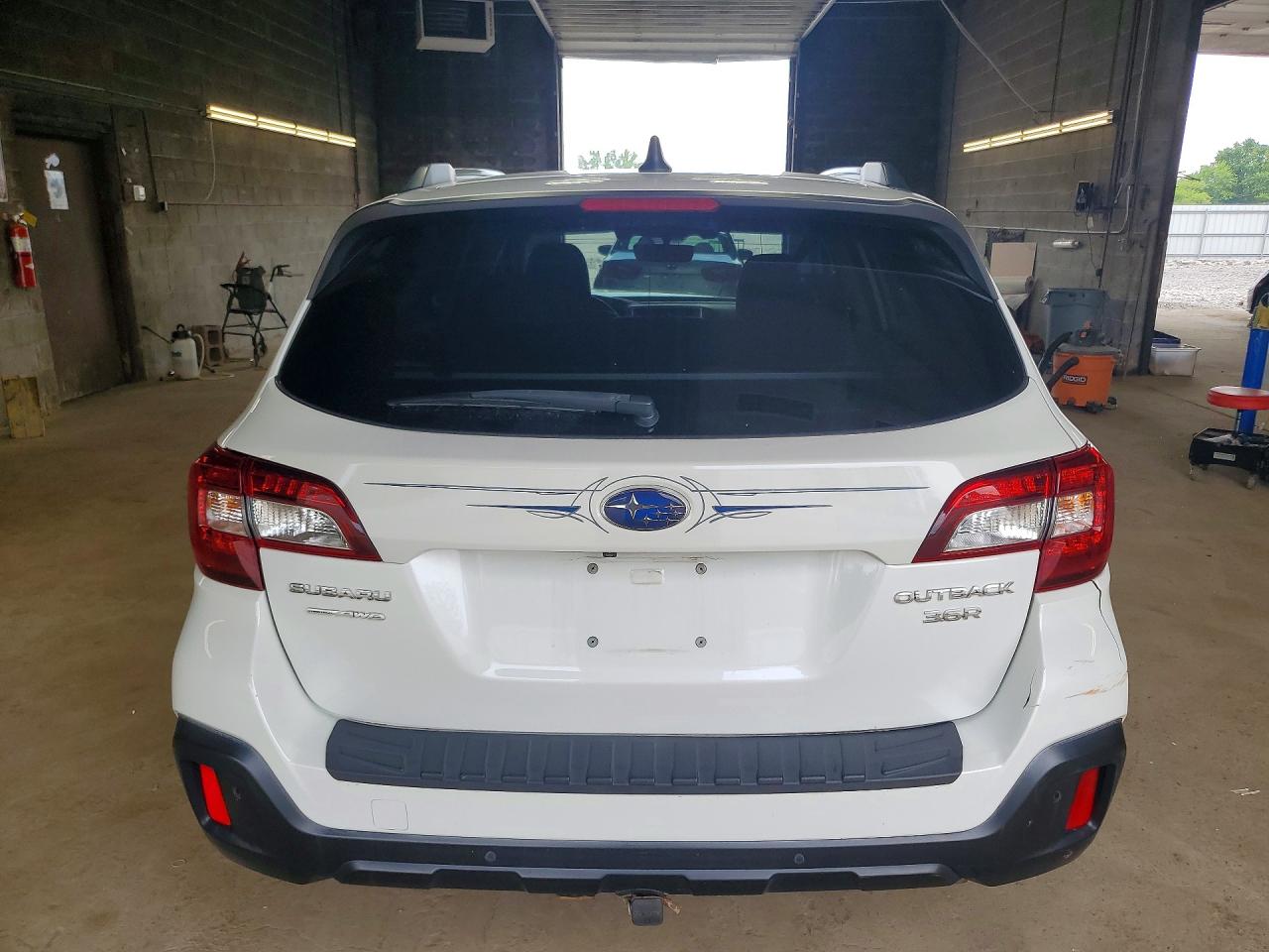2018 SUBARU OUTBACK