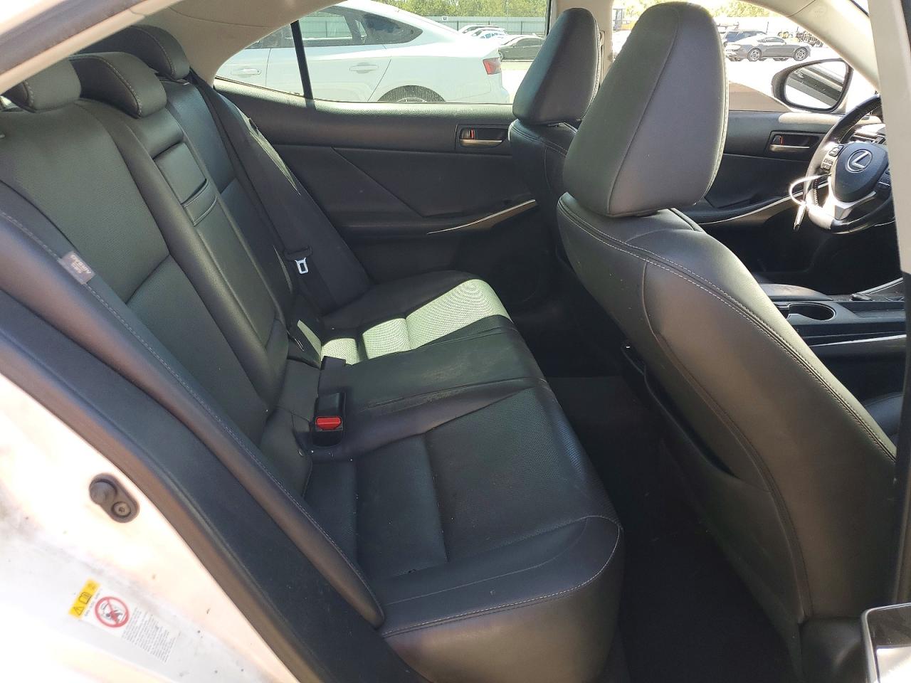 2017 LEXUS IS