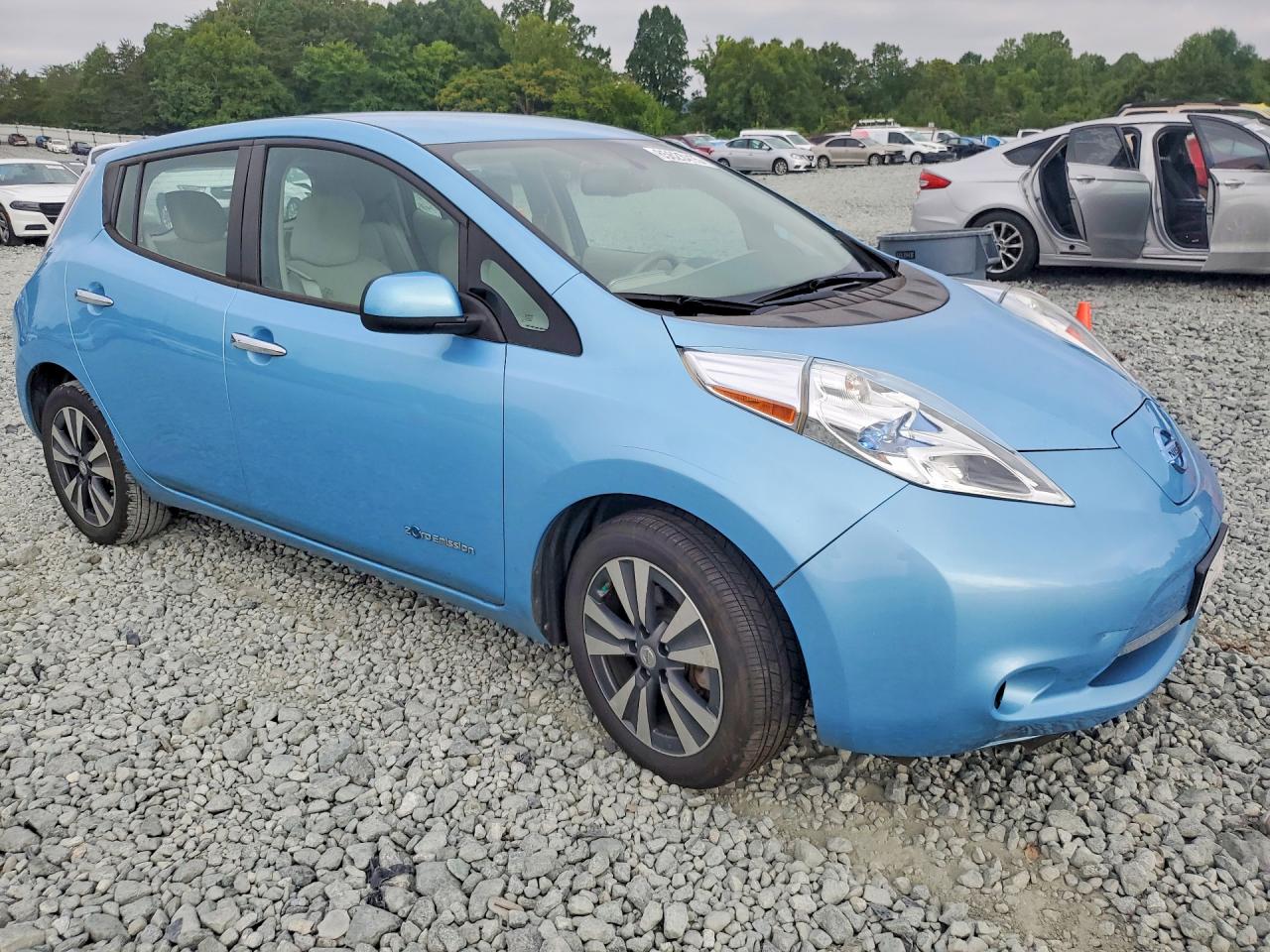 2015 NISSAN LEAF