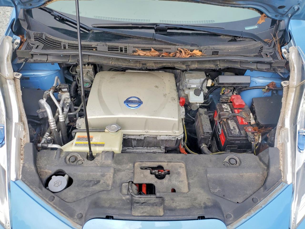 2015 NISSAN LEAF
