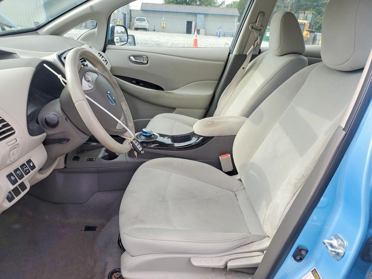 2015 NISSAN LEAF