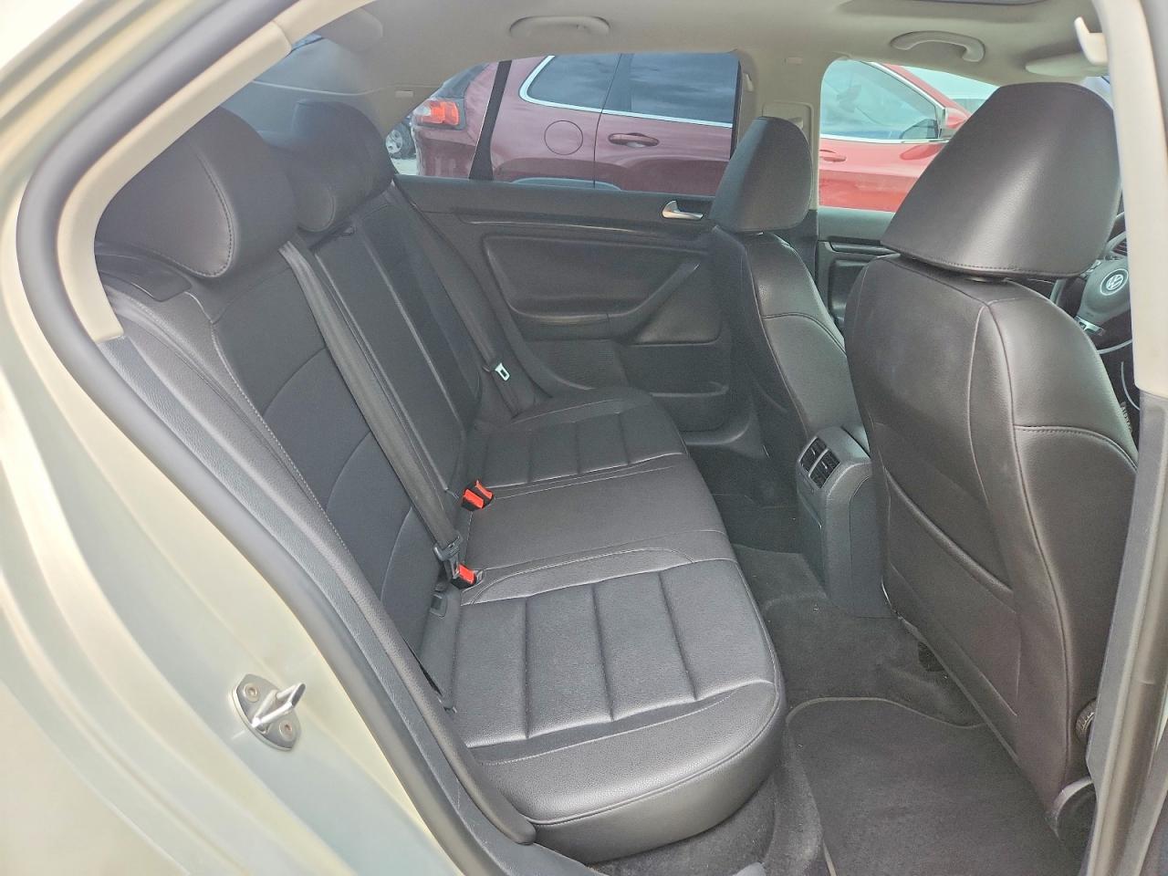 2010 VOLKSWAGEN JETTA