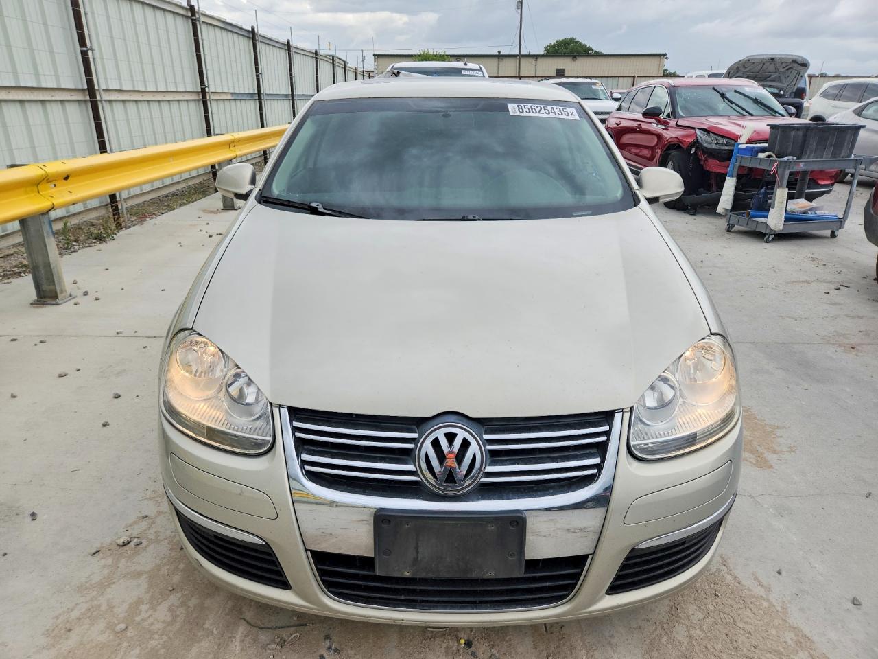 2010 VOLKSWAGEN JETTA