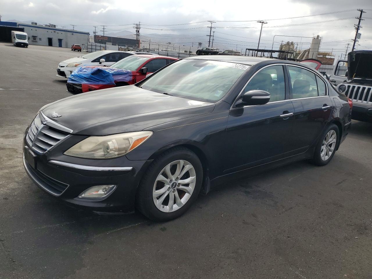 2013 HYUNDAI GENESIS