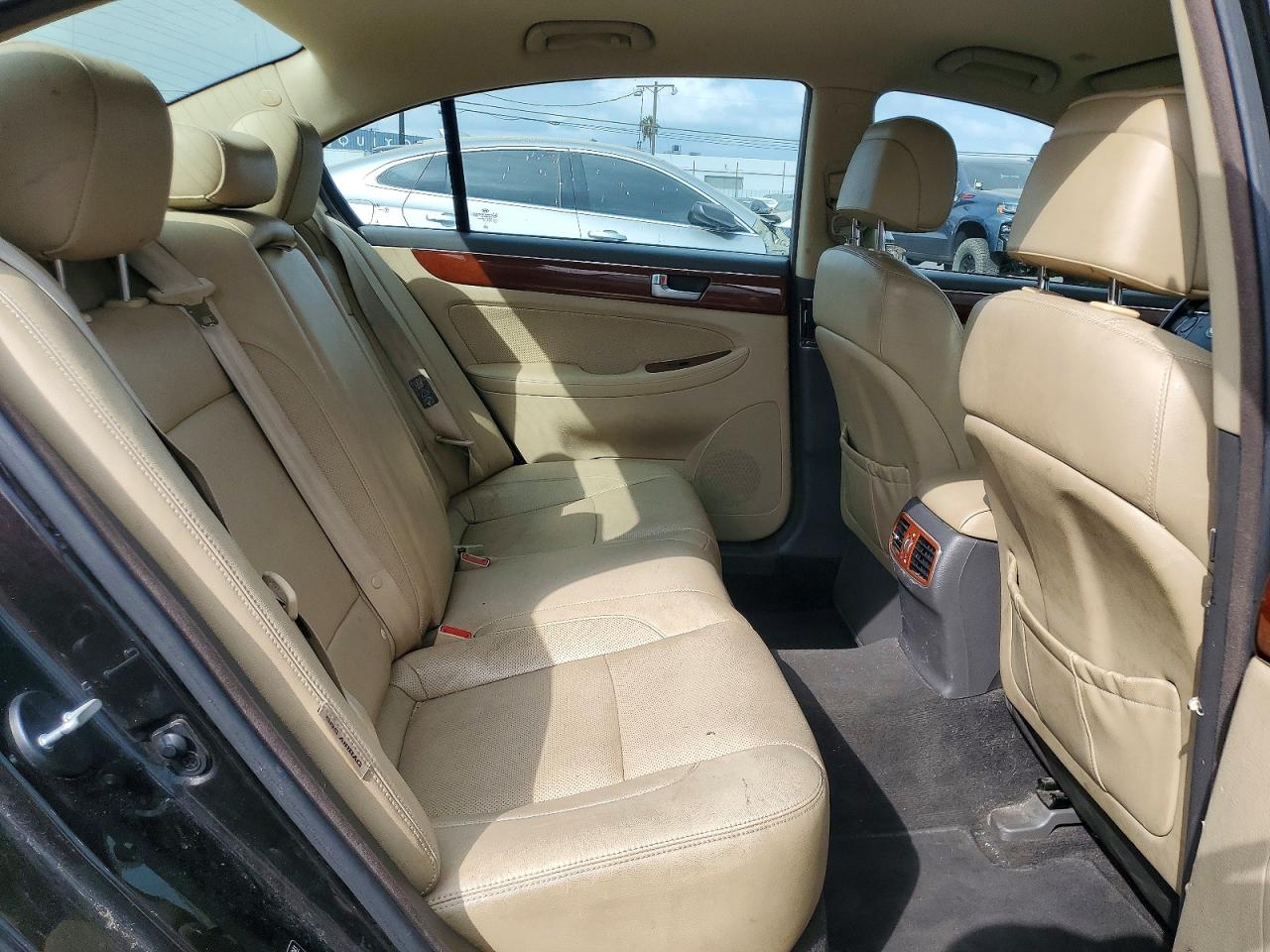 2013 HYUNDAI GENESIS