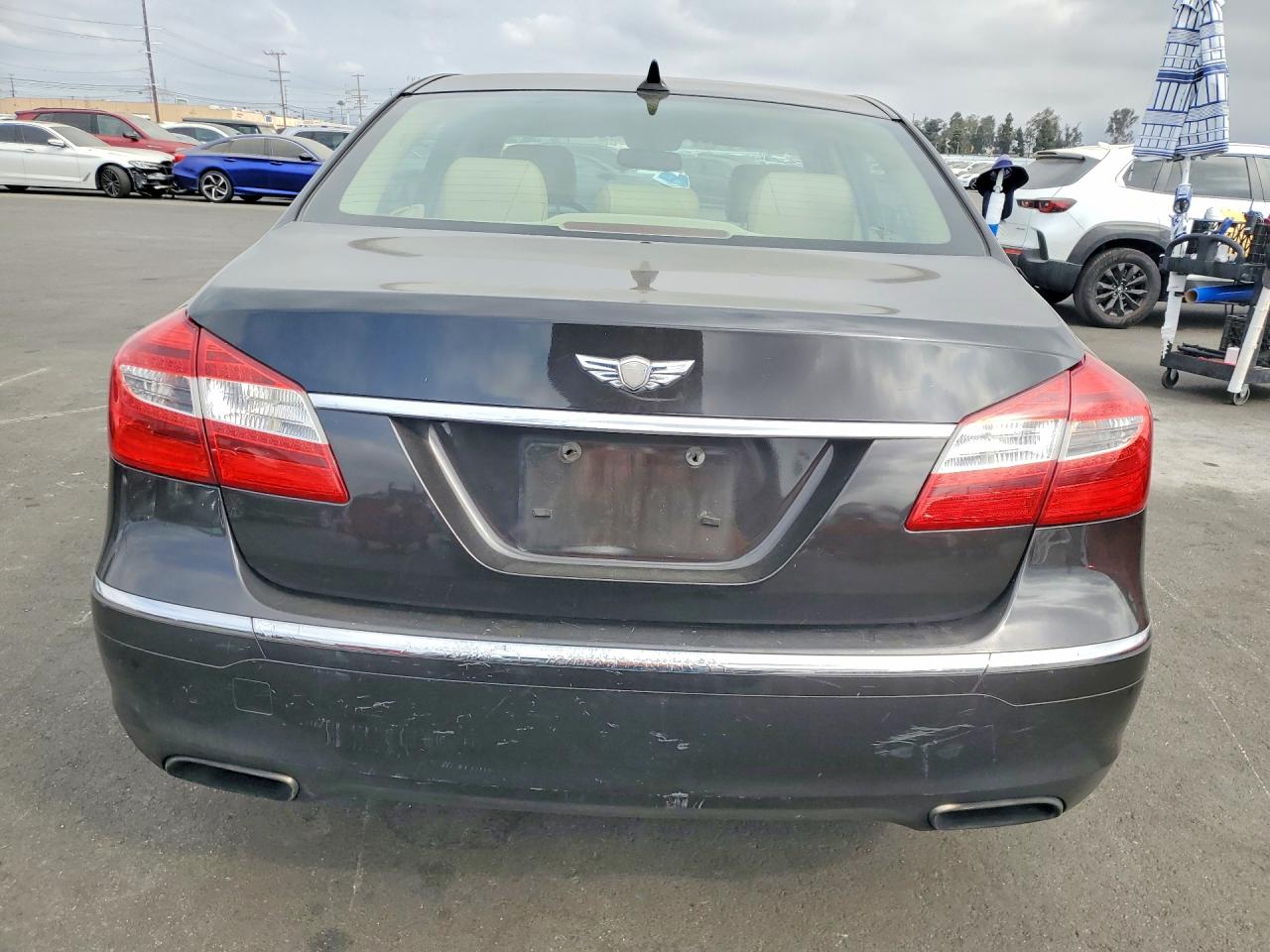 2013 HYUNDAI GENESIS