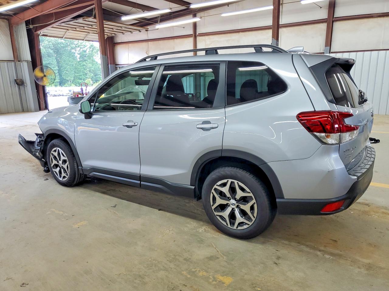 2022 SUBARU FORESTER