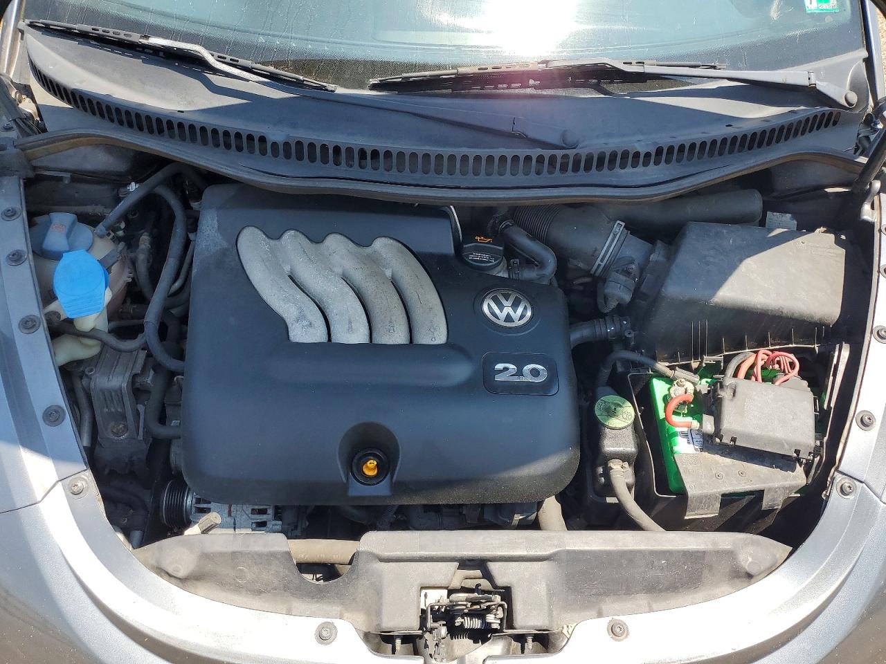 2004 VOLKSWAGEN BEETLE