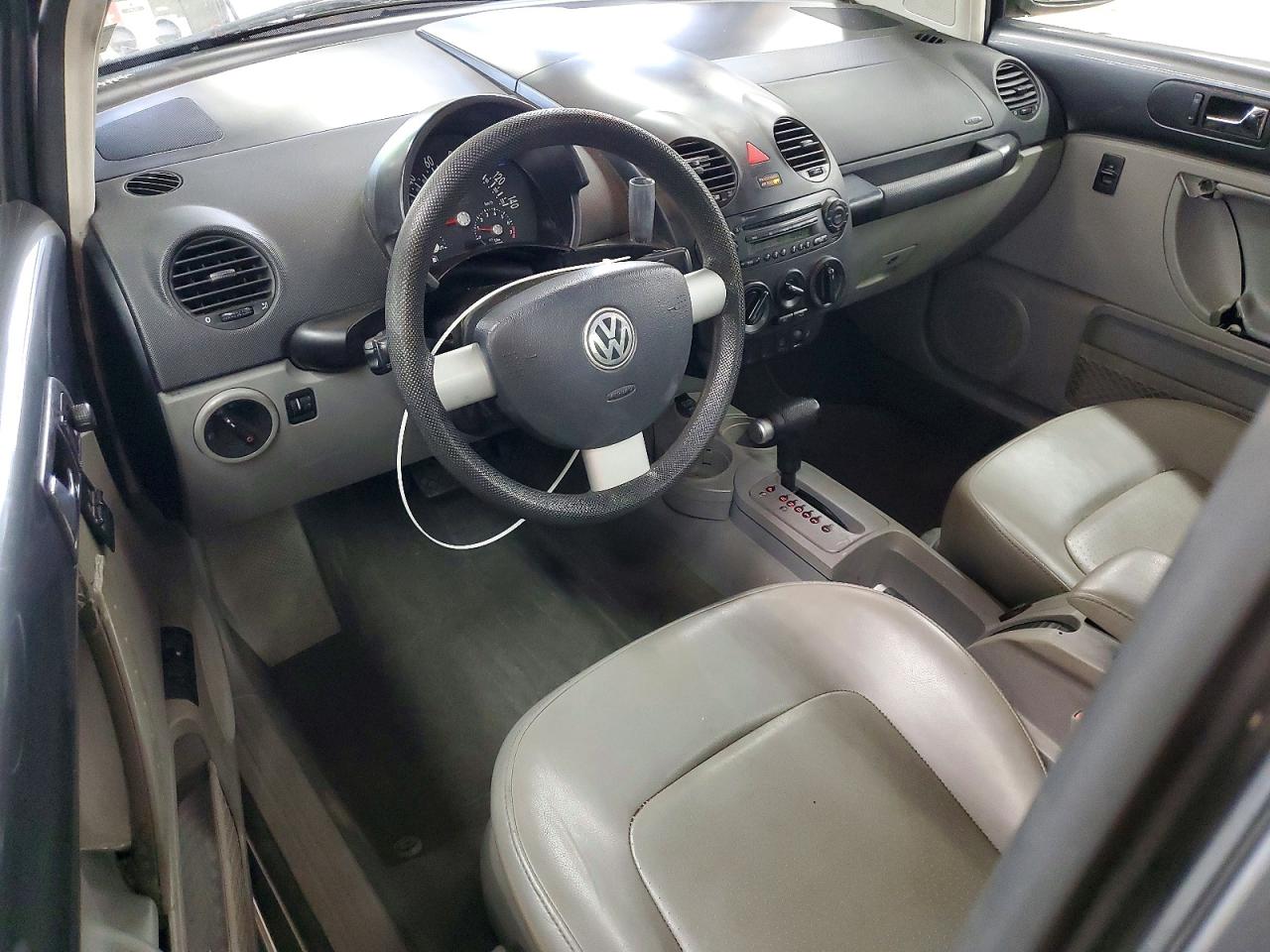 2004 VOLKSWAGEN BEETLE