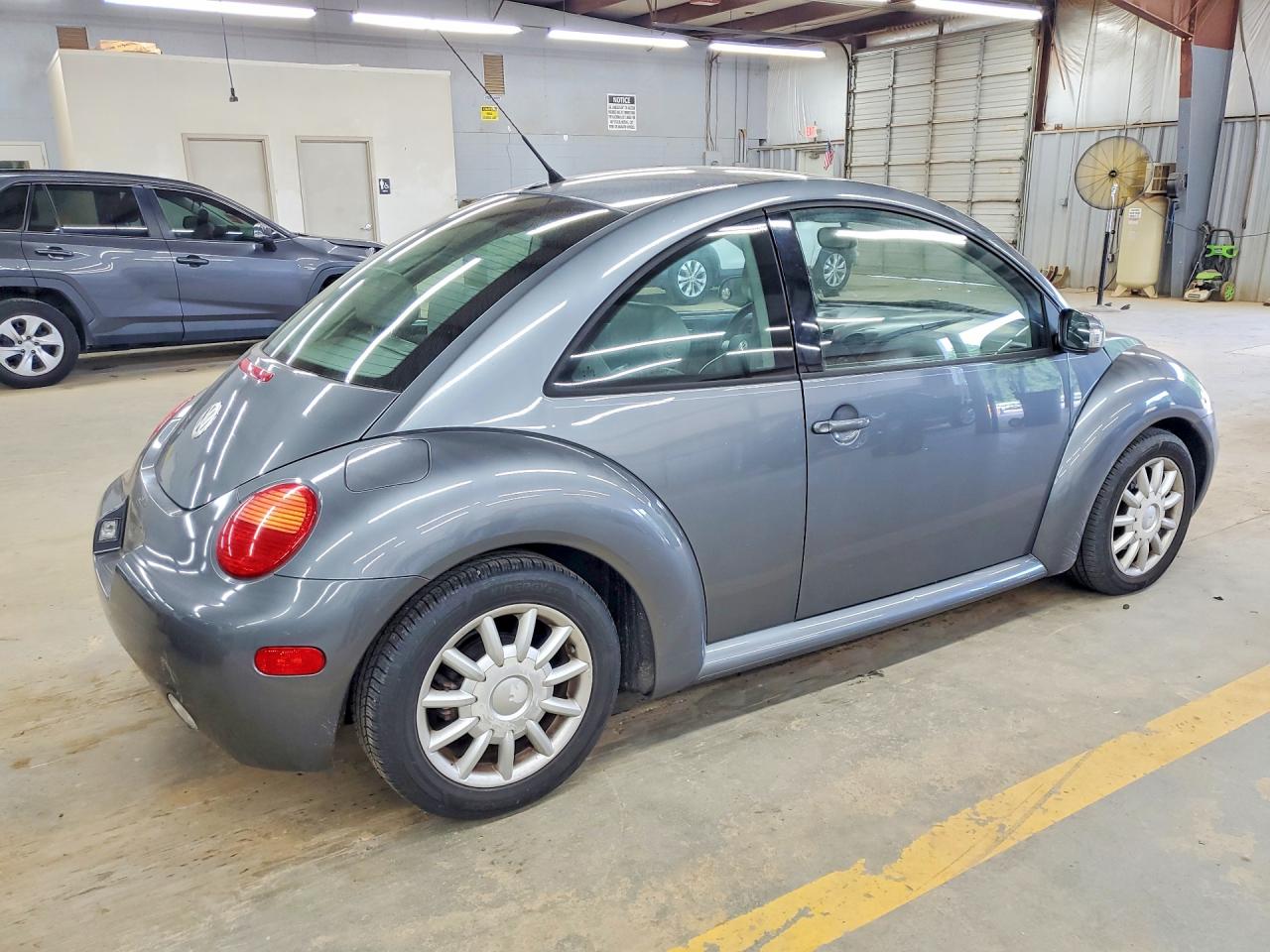2004 VOLKSWAGEN BEETLE