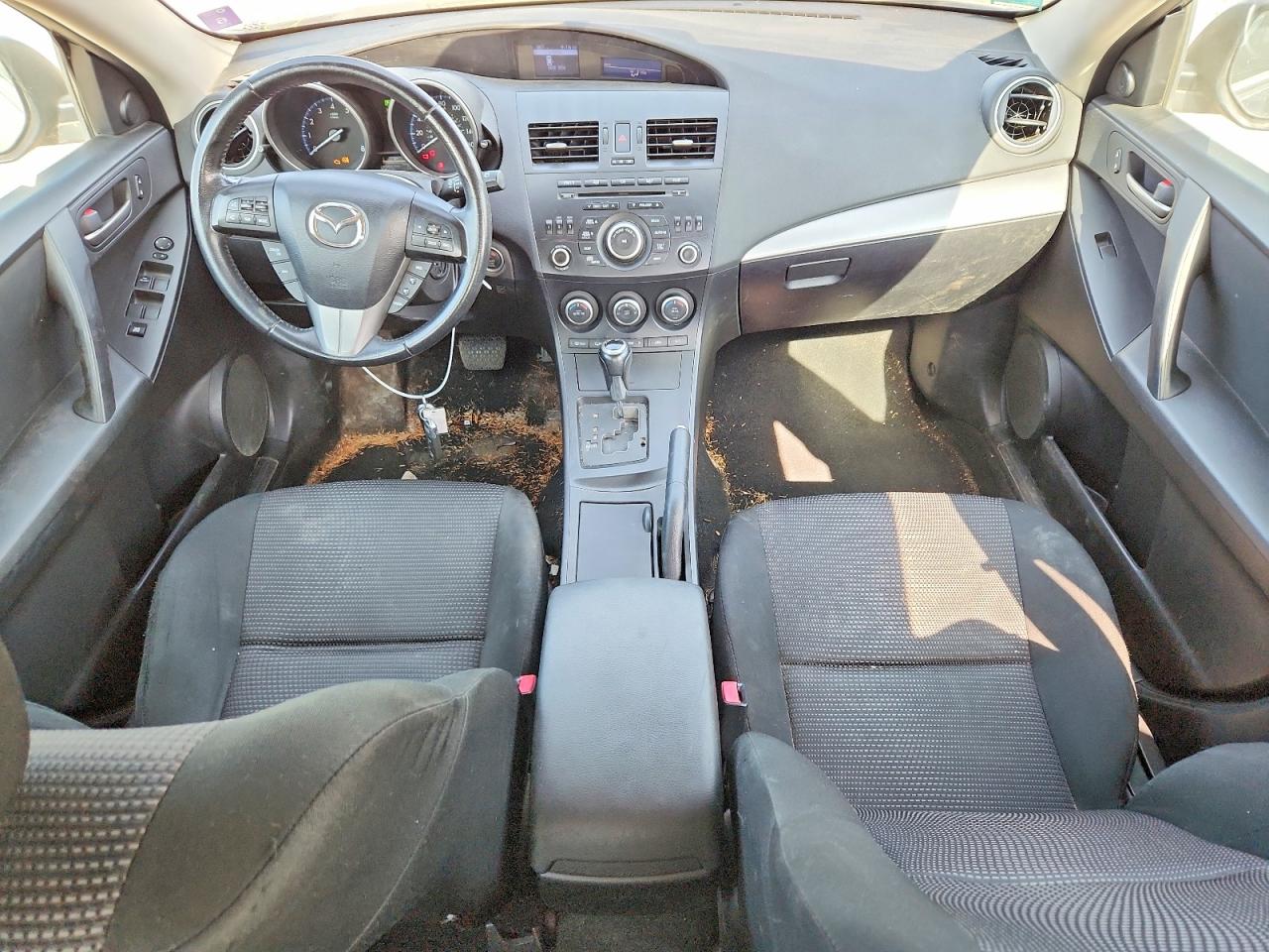 2013 MAZDA 3
