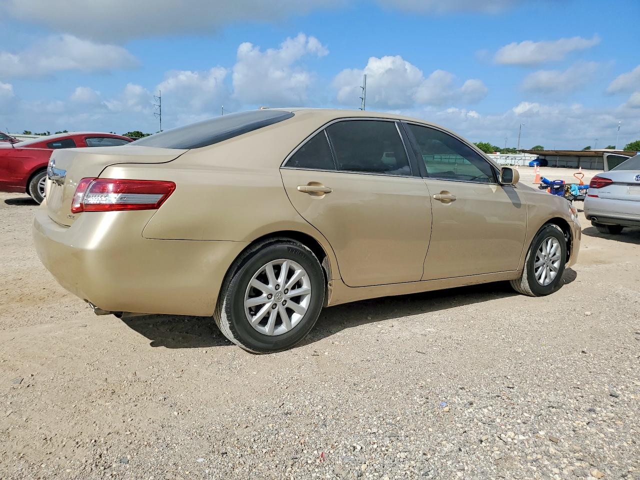 2011 TOYOTA CAMRY