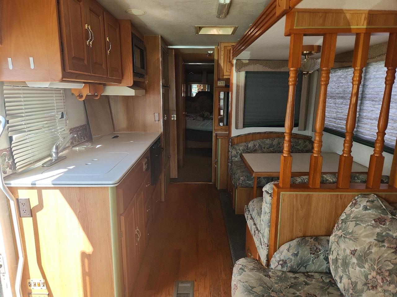 1999 COACHMAN F550