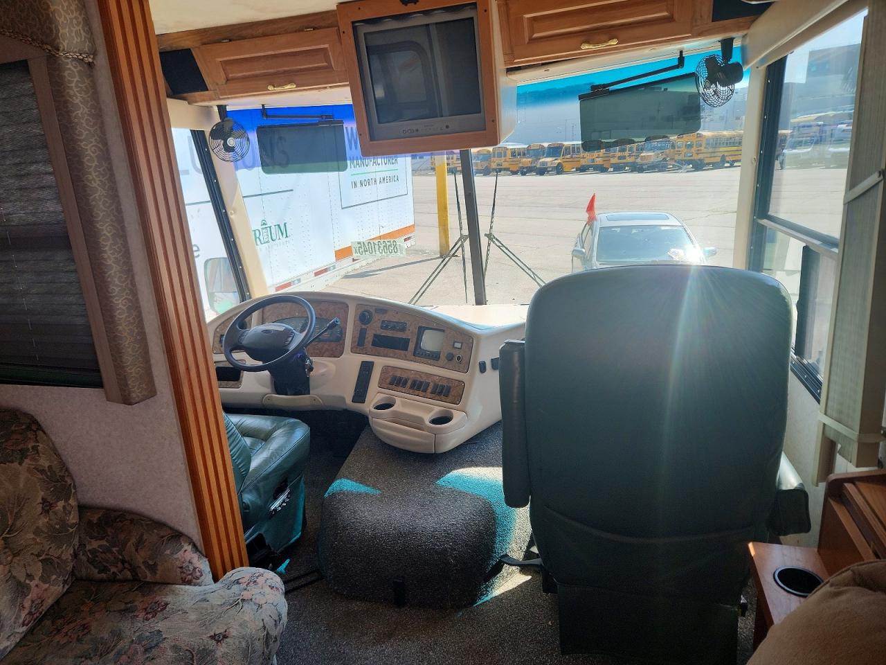 1999 COACHMAN F550