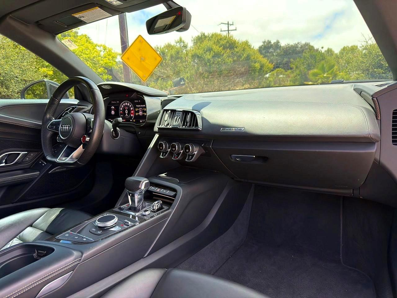 2017 AUDI R8
