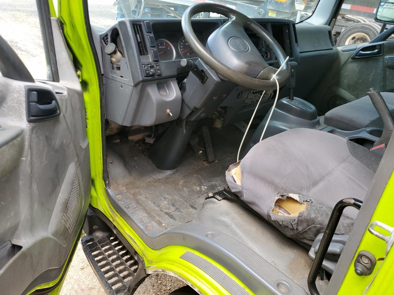 2014 ISUZU NPR