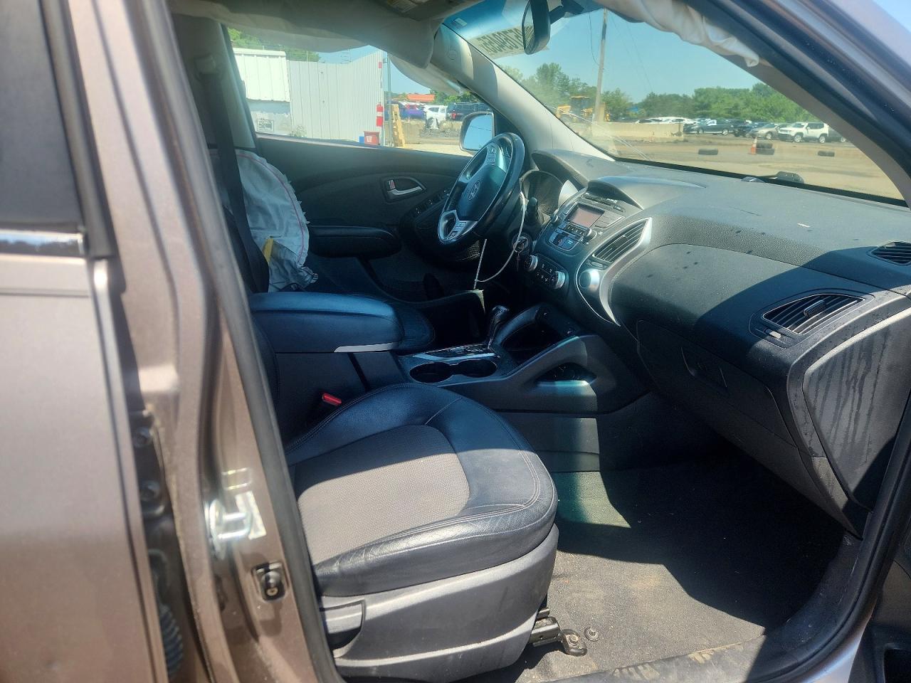 2012 HYUNDAI TUCSON