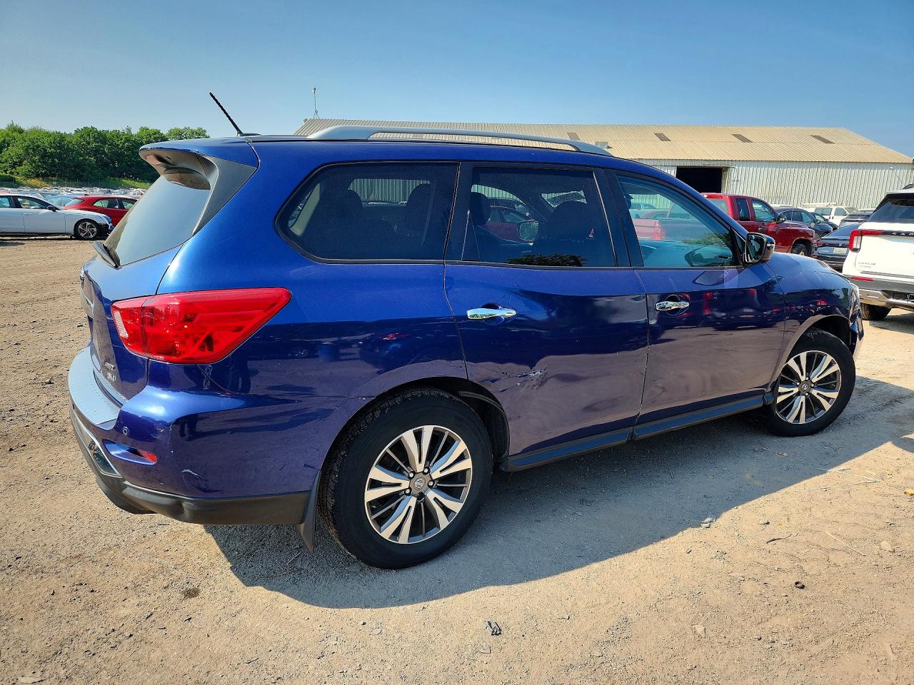 2017 NISSAN PATHFINDER