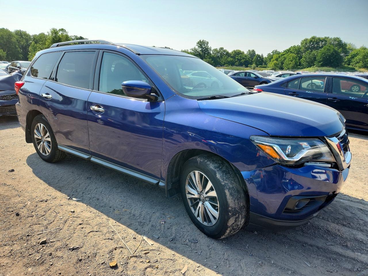 2017 NISSAN PATHFINDER