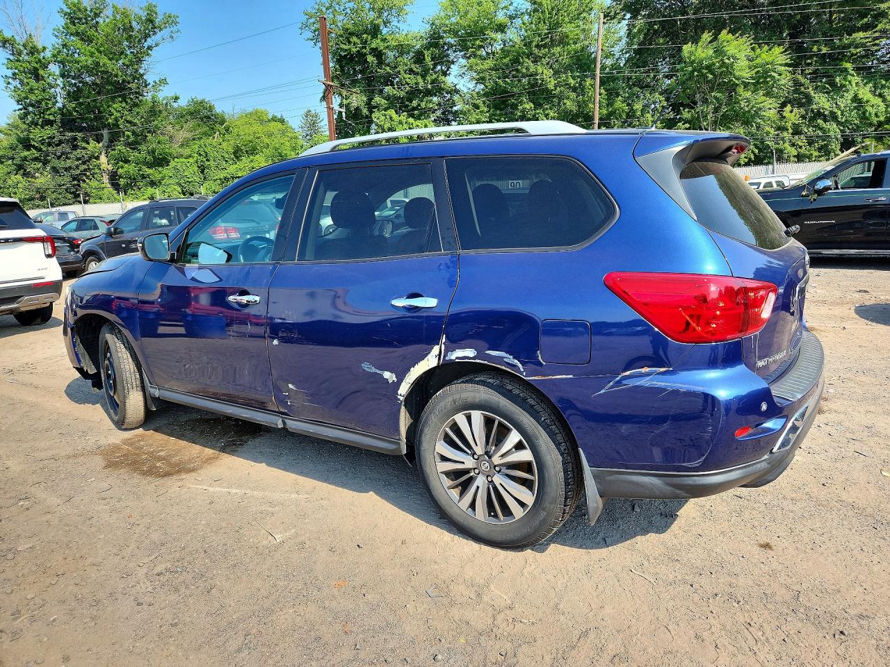 2017 NISSAN PATHFINDER