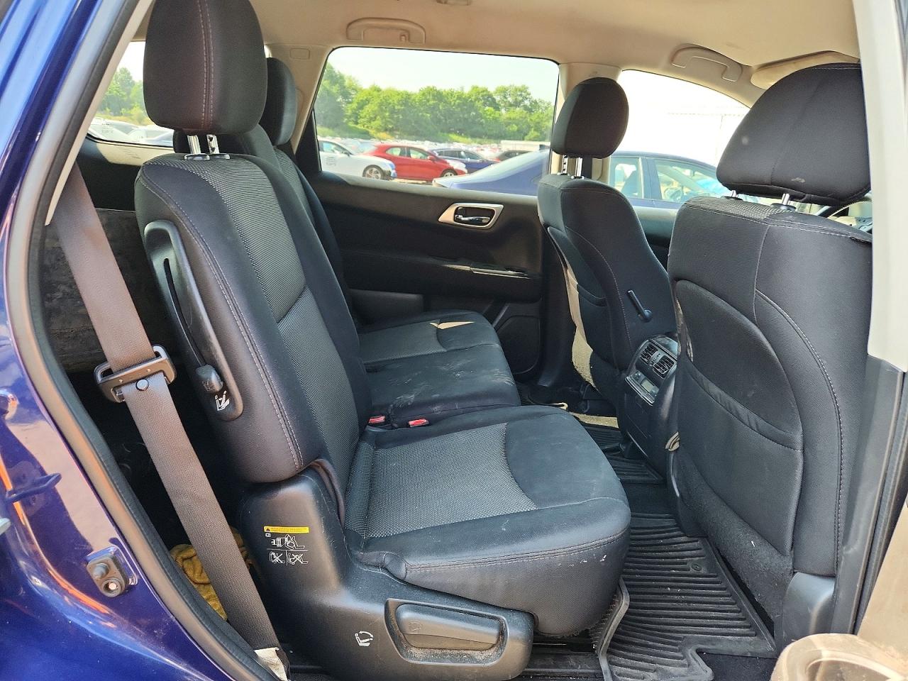 2017 NISSAN PATHFINDER