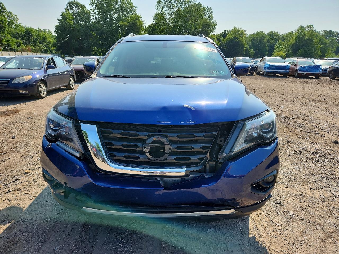 2017 NISSAN PATHFINDER