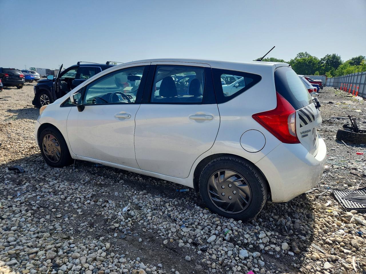 2015 NISSAN VERSA
