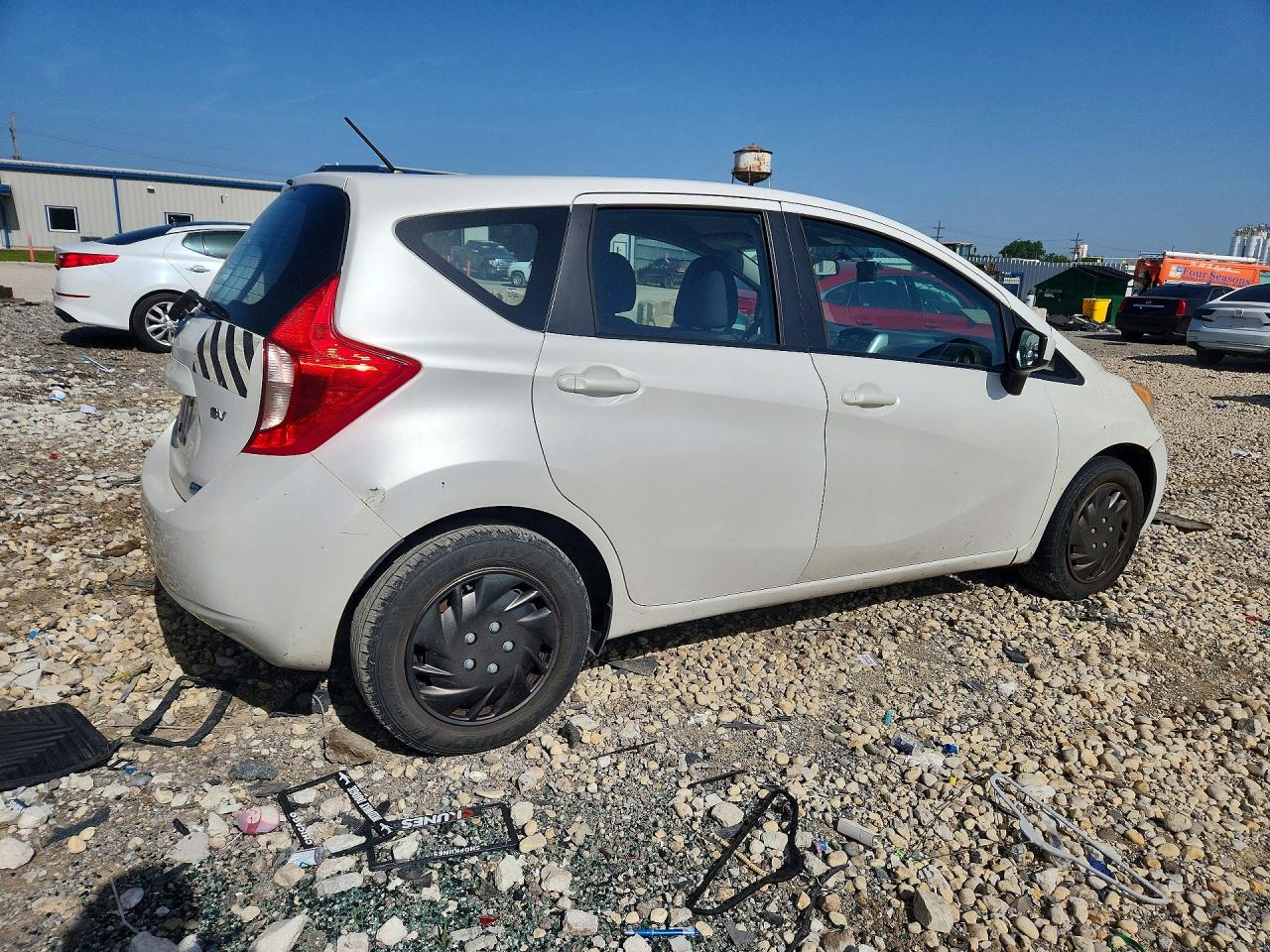 2015 NISSAN VERSA