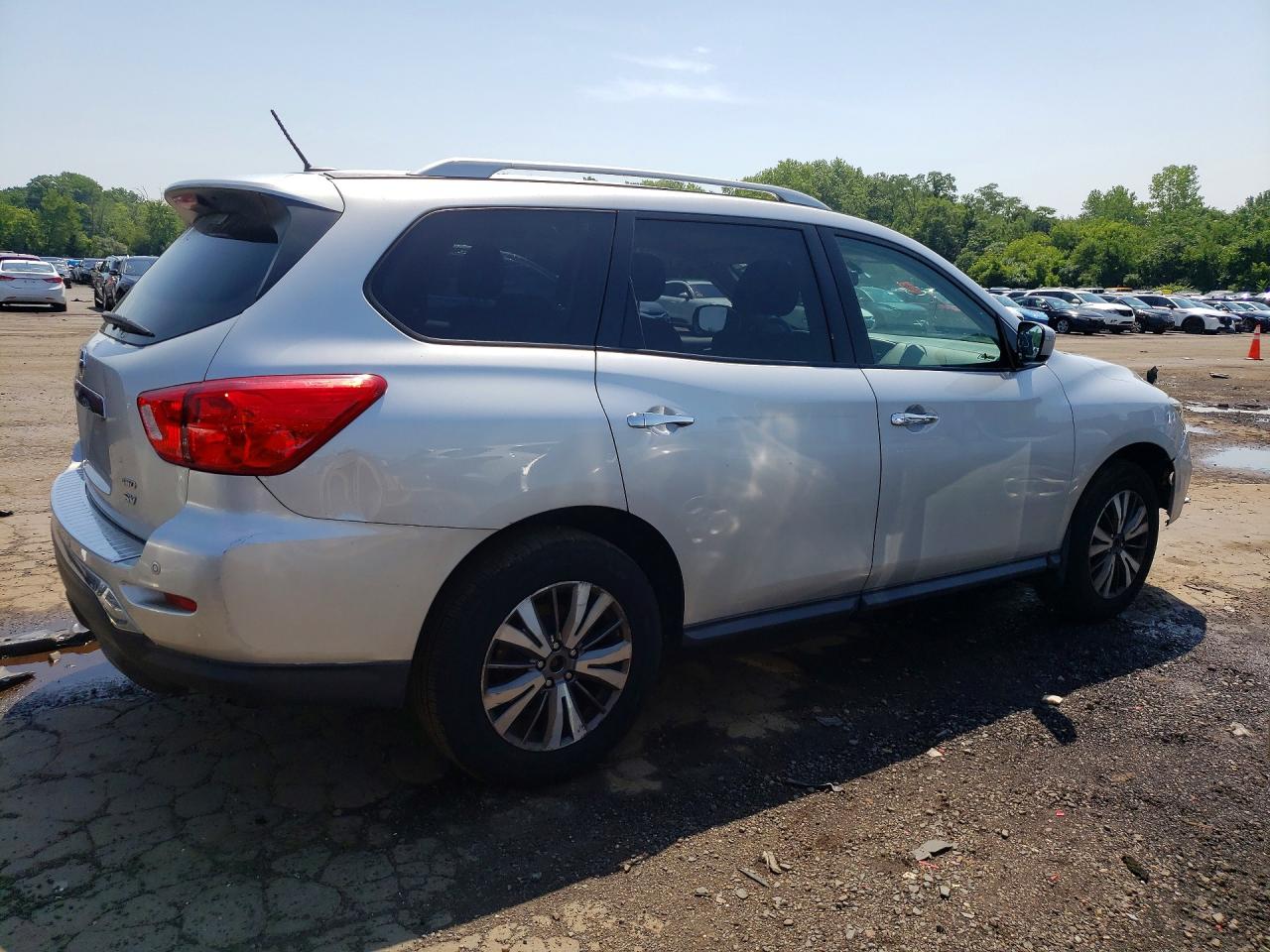 2017 NISSAN PATHFINDER