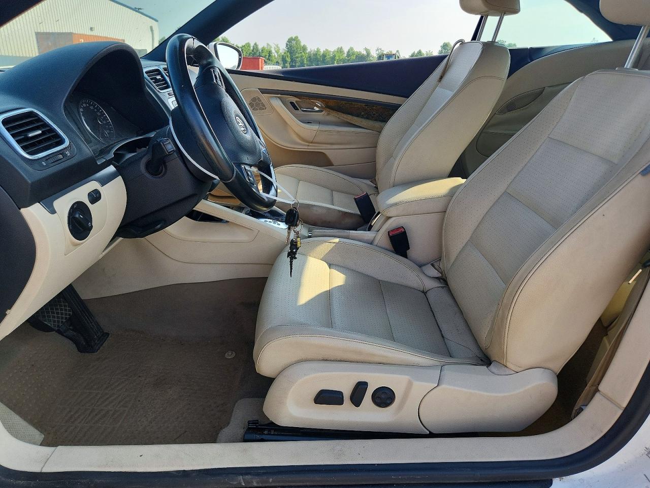 2011 VOLKSWAGEN EOS