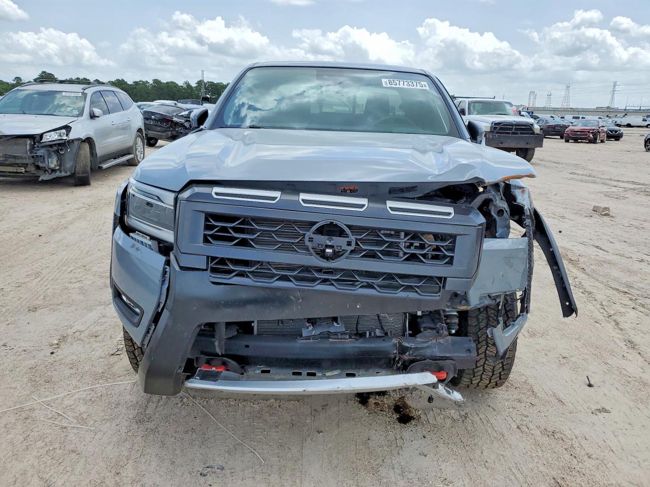 2025 NISSAN FRONTIER
