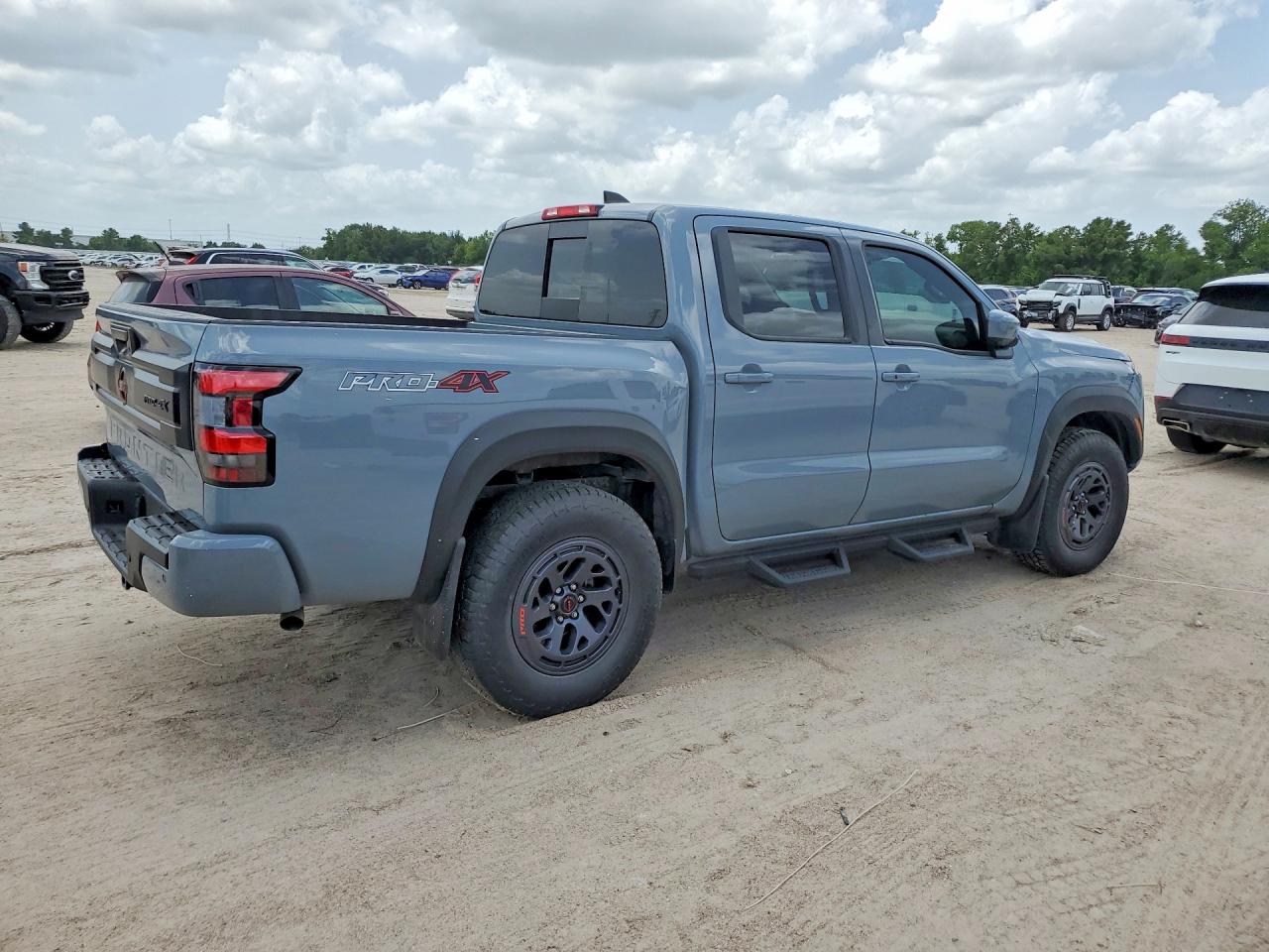 2025 NISSAN FRONTIER
