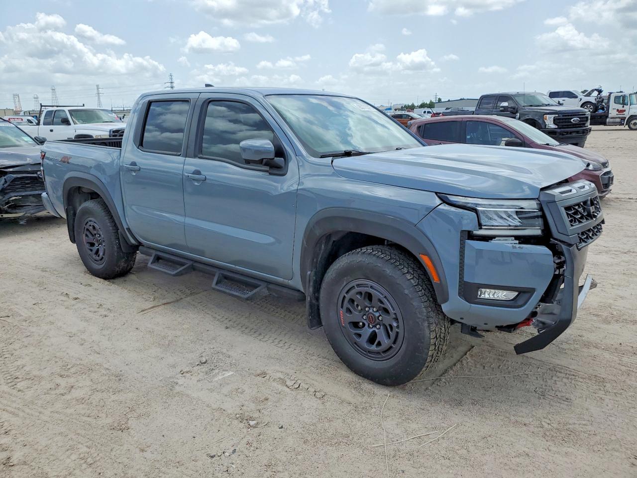 2025 NISSAN FRONTIER
