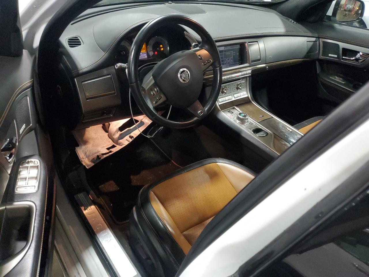 2011 JAGUAR XF