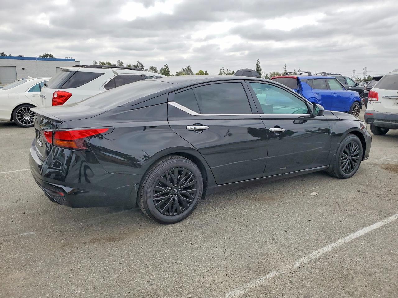 2025 NISSAN ALTIMA