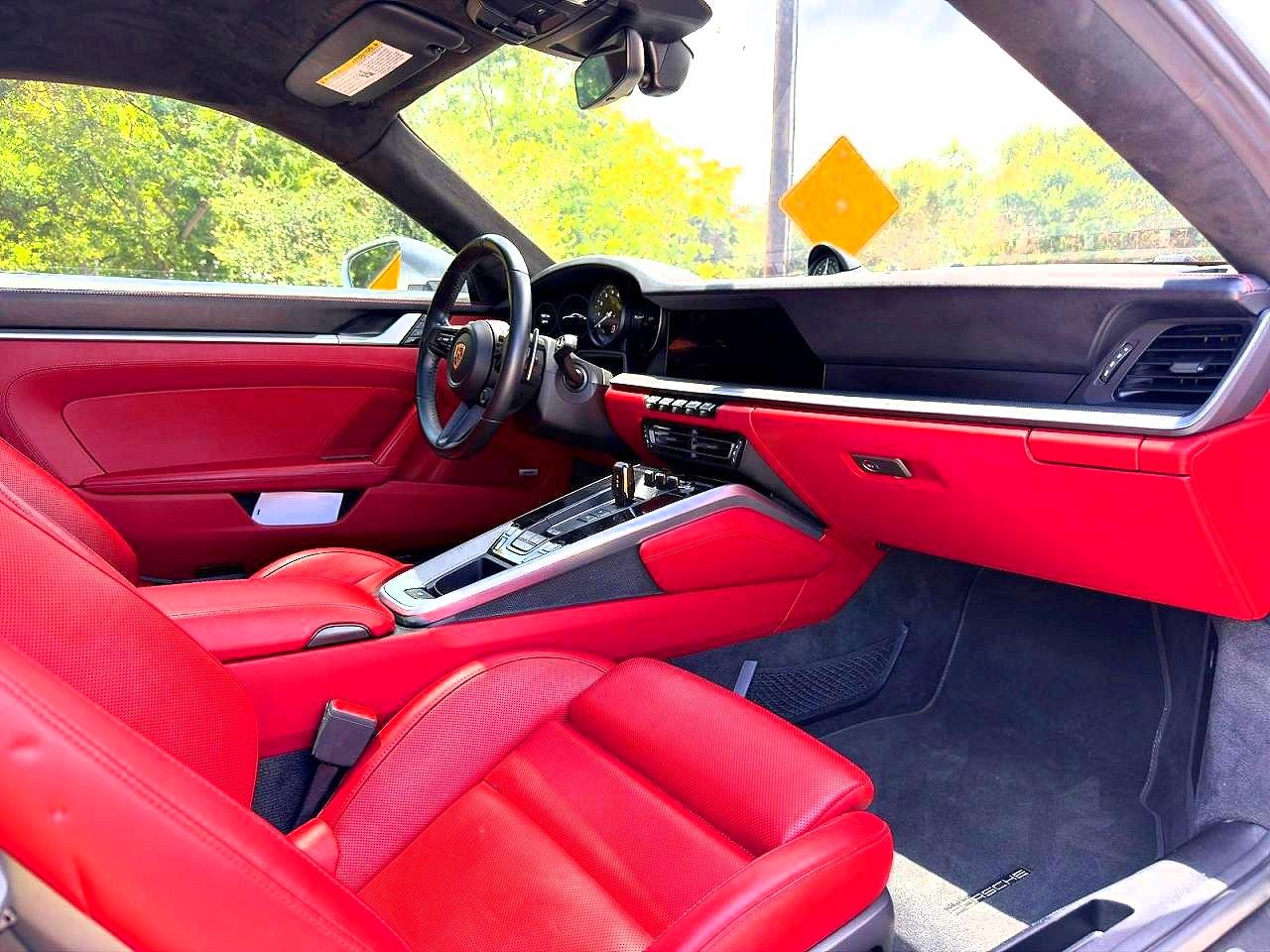 2021 PORSCHE 911