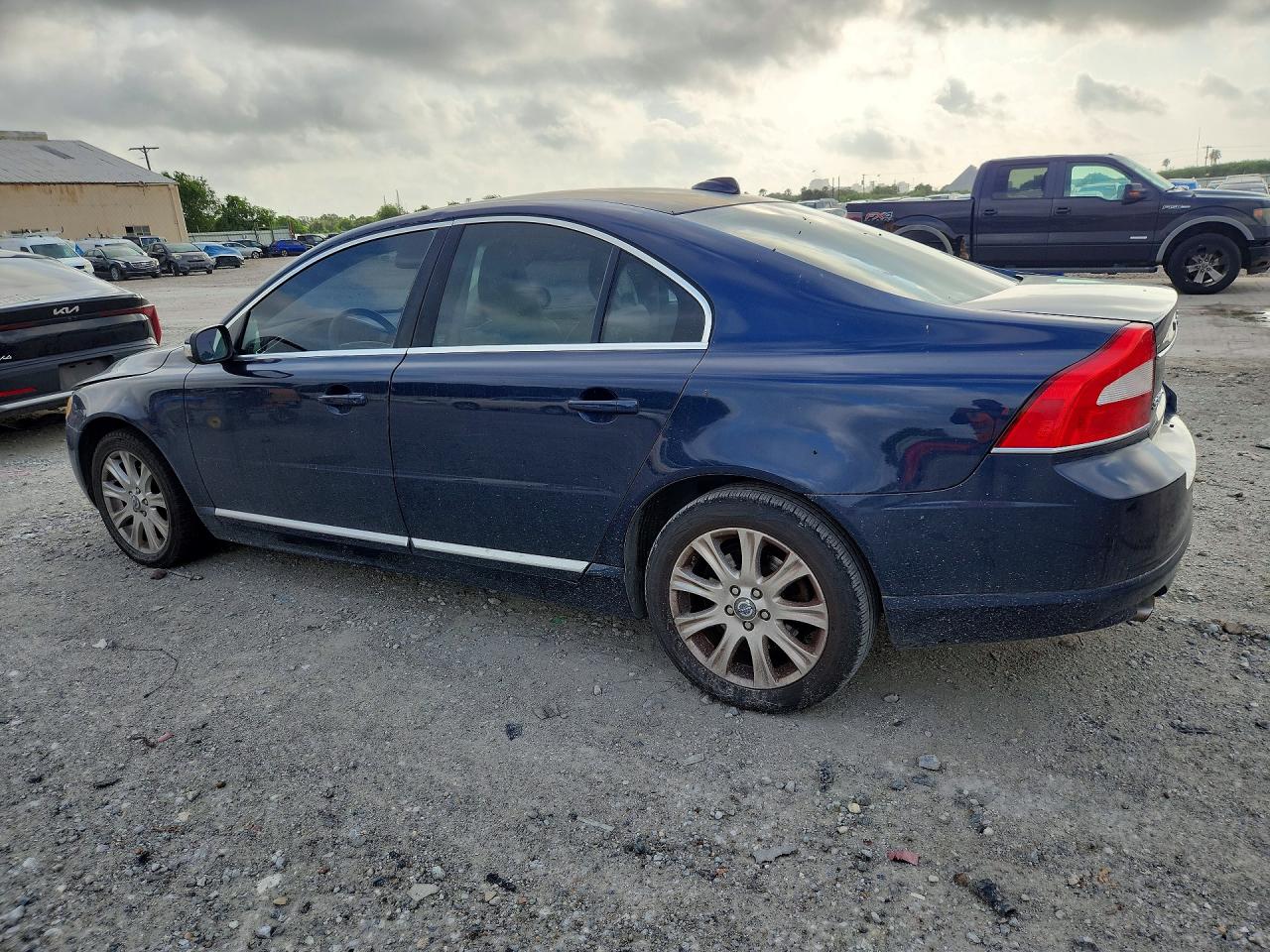 2011 VOLVO S80
