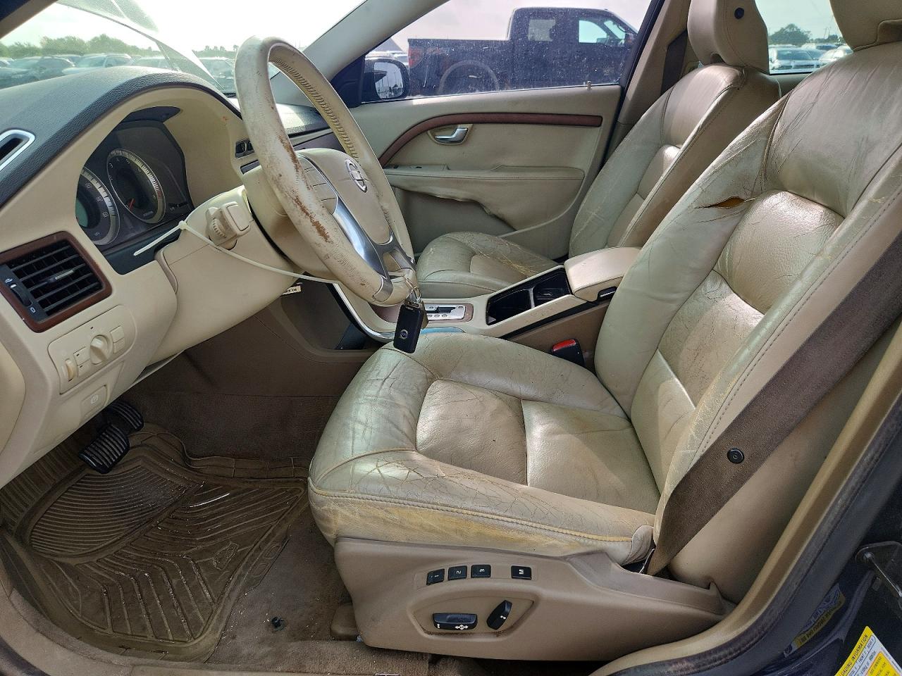 2011 VOLVO S80