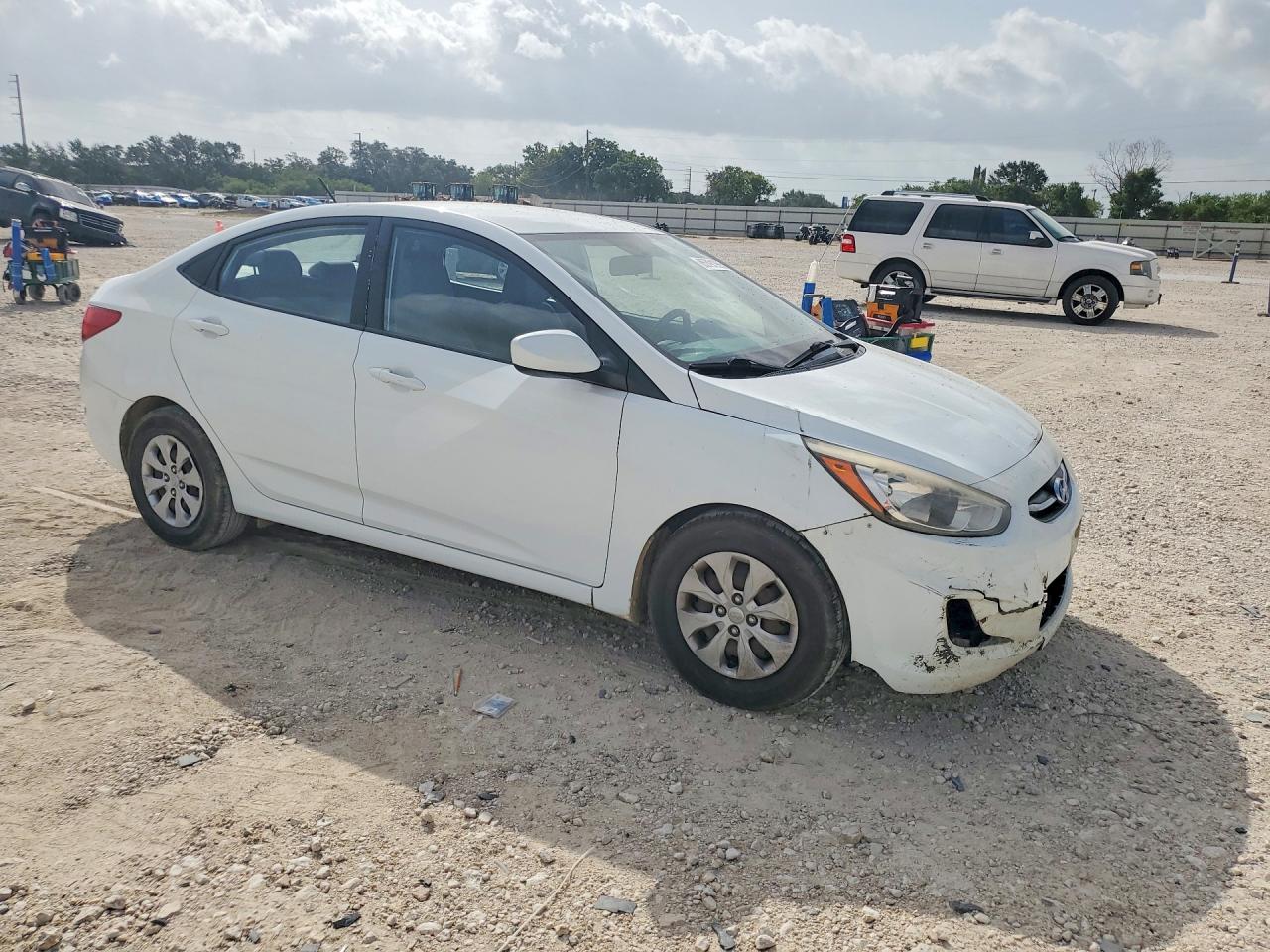 2015 HYUNDAI ACCENT