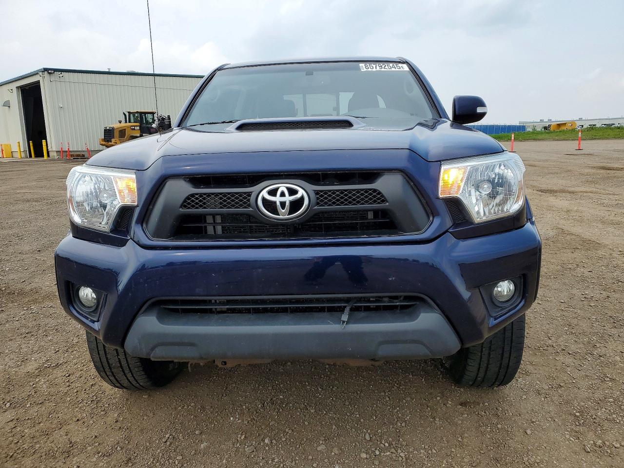 2013 TOYOTA TACOMA