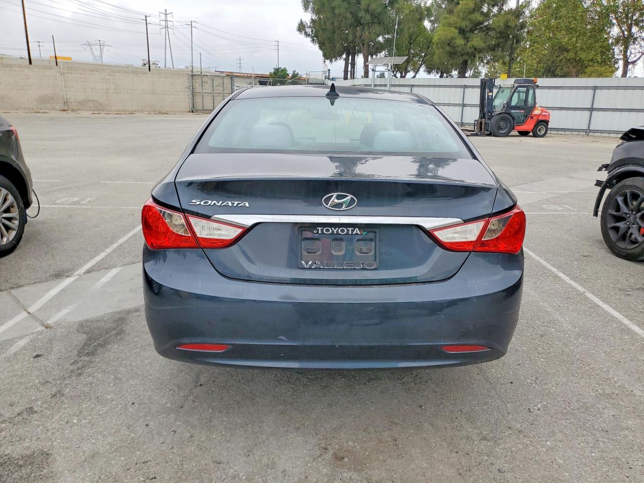 2011 HYUNDAI SONATA