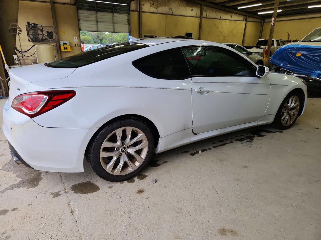 2014 HYUNDAI GENESIS