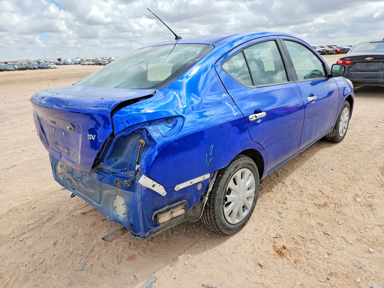 2017 NISSAN VERSA