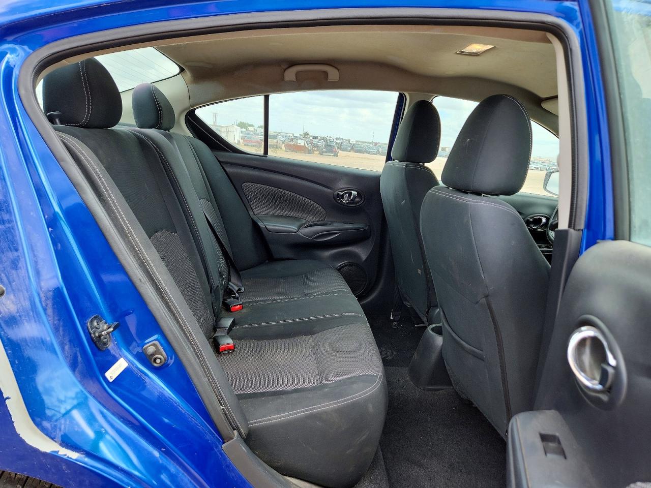 2017 NISSAN VERSA