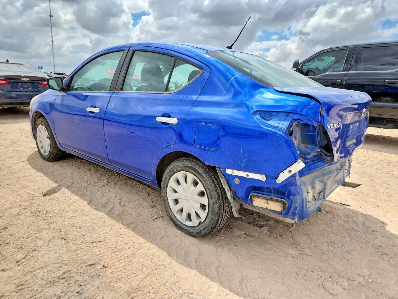 2017 NISSAN VERSA